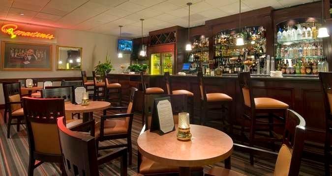 فندق Doubletree By Hilton سان برناردينو المطعم الصورة